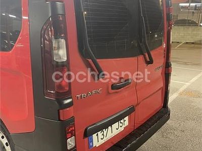 Usado Renault Trafic Business 120 CV (88 kW) 2019 Rojo Monovolumen