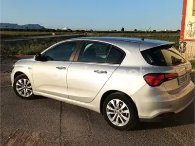Usado Fiat Tipo Easy 95 HP (69 kW) 2016 Cinzento Sedan