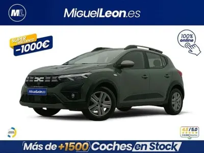 Usado Dacia Sandero Expression 91 CV (66 kW) 2023 Verde Utilitario