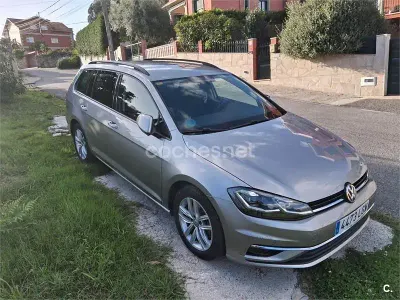 Usado VW Golf VII Business 115 CV (84 kW) 2020 Gris / plata Familiar