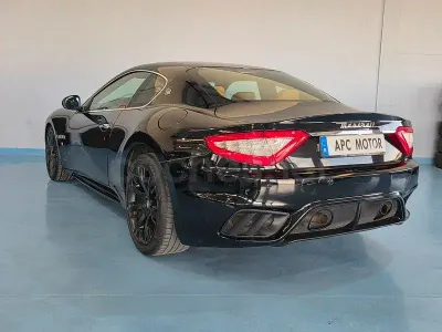 Usado Maserati Granturismo 439 CV (322 kW) 2010 Negro Coupe