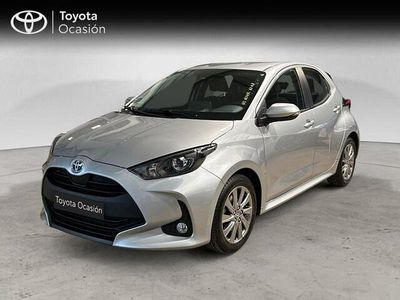 Usado Toyota Yaris Hybrid Active 116 CV (85 kW) 2022 Gris