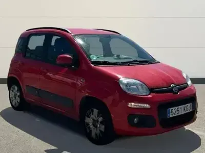 Usado Fiat Panda Lounge 69 CV (50 kW) 2017 Rojo Utilitario