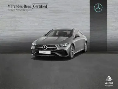 Usado Mercedes CLA200 163 CV (119 kW) 2025 Gris montaña Berlina