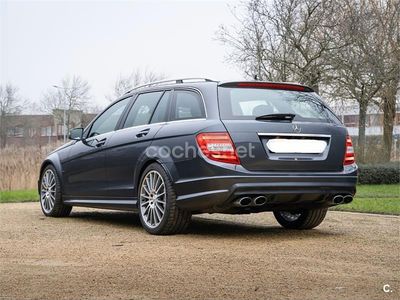 Usado Mercedes C63 AMG AMG 457 CV (336 kW) 2008 Azul Familiar