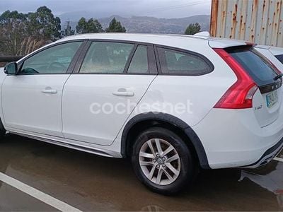 Blanco Usado 2017 Volvo V60 CC Familiar | 13.700 € (Caro)