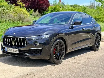 Usado Maserati Levante 349 CV (256 kW) 2022 Negro SUV