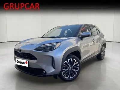 Usado Toyota Yaris Cross Plus 116 CV (85 kW) 2022 Gris / plata SUV