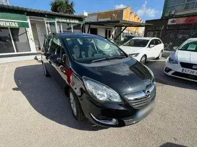 Usado Opel Meriva Selective 120 CV (88 kW) 2017 Negro Monovolumen