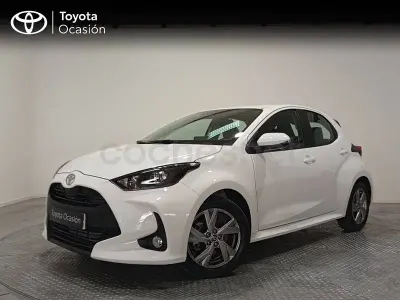 Usado Toyota Yaris Hybrid Active 116 CV (85 kW) 2025 Blanco Berlina