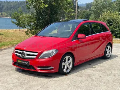 Usado Mercedes B180 109 CV (80 kW) 2014 Rojo Utilitario