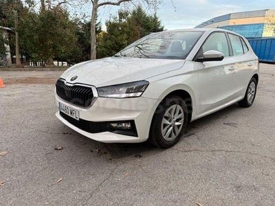 Usado Skoda Fabia Essence 80 CV (58 kW) 2023 Blanco Utilitario