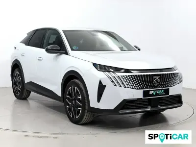 Usado Peugeot 3008 Allure 136 CV (100 kW) 2024 Blanco SUV