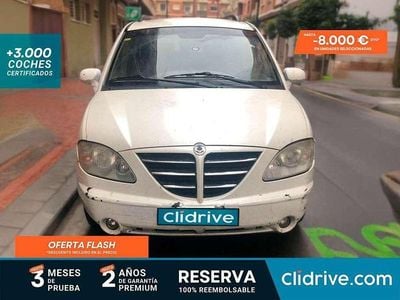 Usado Ssangyong (KGM) Rodius 165 CV (121 kW) 2006 Blanco Monovolumen