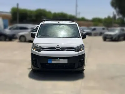 Usado Citroën Berlingo 102 CV (75 kW) 2021 Blanco Monovolumen