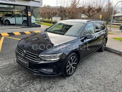 Usado VW Passat Executive 150 CV (110 kW) 2020 Negro Familiar