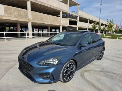 Usado Ford Focus ST-Line 120 CV (88 kW) 2019 Azul Utilitario