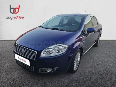 Usado Fiat Linea Dynamic 90 CV (66 kW) 2009 Blanco Berlina