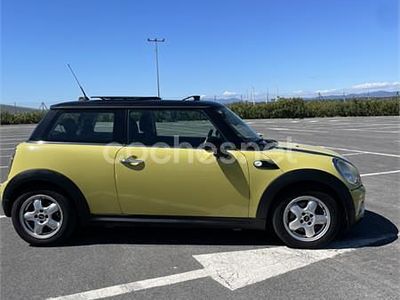 Usado Mini Cooper D 110 CV (80 kW) 2010 Amarillo Utilitario