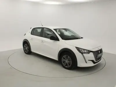 Usado Peugeot e-208 Active 100 kW (136 HP) 2023 Branco Citadino