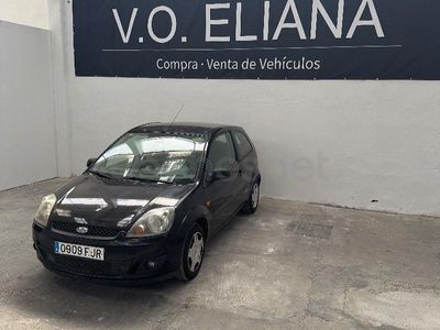 Usado Ford Fiesta Futura 80 CV (58 kW) 2007 Negro Utilitario
