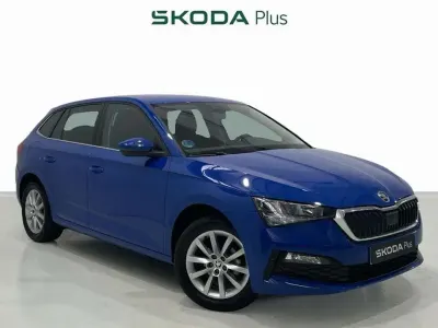 Usado Skoda Scala Ambition 90 CV (66 kW) 2022 Azul Utilitario