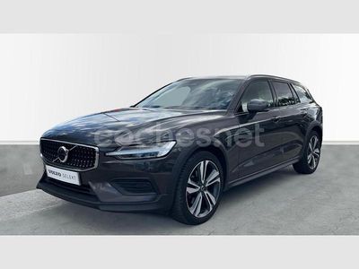 Gris / plata Usado 2022 Volvo V60 CC Familiar | 35.900 € (Precio justo)