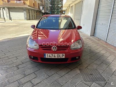 Usado VW Golf IV Sportline 105 CV (77 kW) 2005 Rojo Berlina