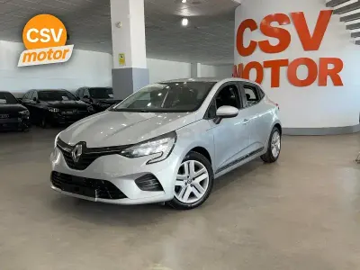 Usado Renault Clio V Techno 140 CV (102 kW) 2021 Gris / plata Berlina