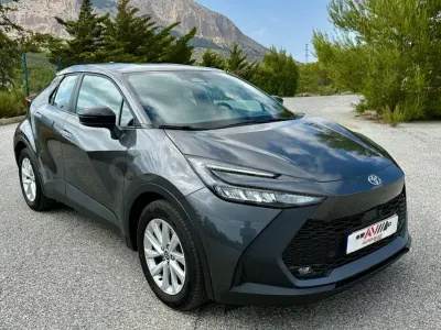 Usado Toyota C-HR Advance 140 CV (102 kW) 2024 Gris / plata SUV