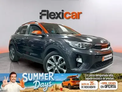 Usado Kia Stonic 100 CV (73 kW) 2019 Gris SUV