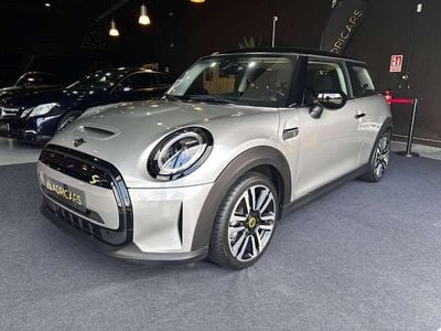 Usado Mini Cooper Essential 135 kW (184 CV) 2023 Gris Utilitario