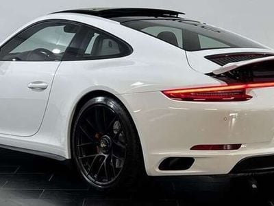 Porsche 911 Carrera 4 GTS