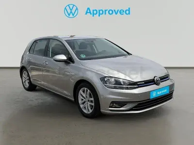 Usado VW Golf VIII Edition 130 CV (95 kW) 2020 Gris / plata Berlina