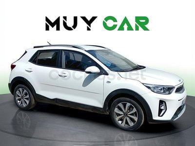 Usado Kia Stonic 84 HP (61 kW) 2022 Branco SUV