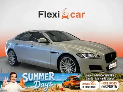 Usado Jaguar XF Portfolio 180 CV (132 kW) 2017 Gris Berlina