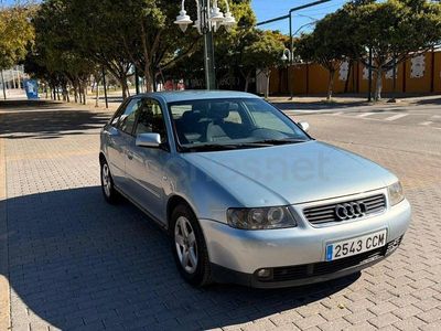 Azul Usado 2002 Audi A3 Ambition Berlina | 2800 €