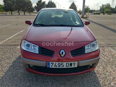 Usado Renault Mégane II Privilege 130 CV (95 kW) 2006 Granate Berlina