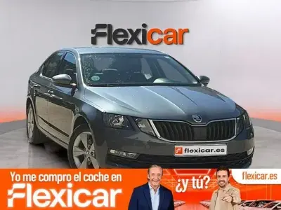 Usado Skoda Octavia 115 CV (84 kW) 2019 Gris Berlina