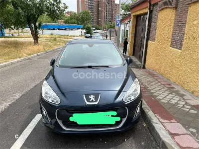 Usado Peugeot 308 Active 120 CV (88 kW) 2012 Azul Berlina