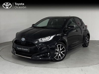Usado Toyota Yaris Hybrid Plus 116 CV (85 kW) 2021 Negro Berlina