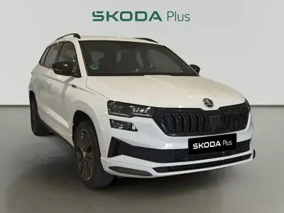 Usado Skoda Karoq SportLine 150 CV (110 kW) 2023 Blanco SUV