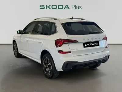 Usado Skoda Kamiq Selection 115 CV (84 kW) 2025 Blanco SUV