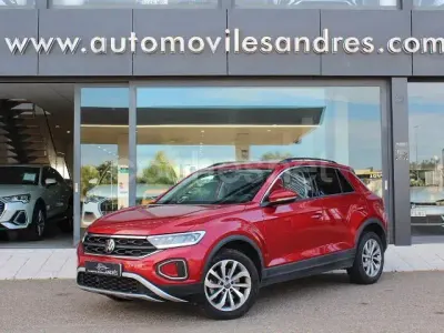 Usado VW T-Roc Life 150 CV (110 kW) 2022 Rojo SUV
