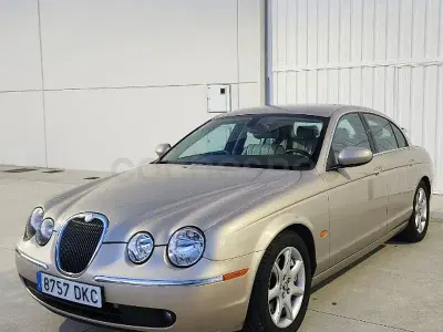 Usado Jaguar S-Type Executive 207 CV (152 kW) 2005 Beige Berlina