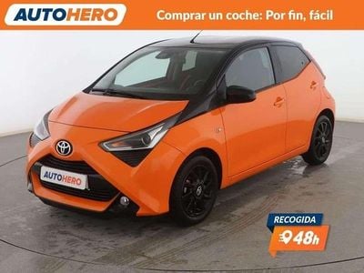 Usado Toyota Aygo X-play 72 CV (52 kW) 2019 Naranja Utilitario