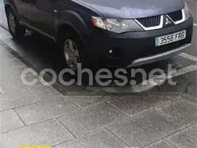 Używany Mitsubishi Outlander Invite 140 KM (102 kW) 2007 Niebieski SUV