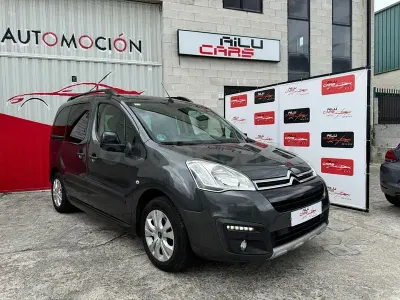 Usado Citroën Berlingo XTR 100 CV (73 kW) 2016 Gris / plata Monovolumen