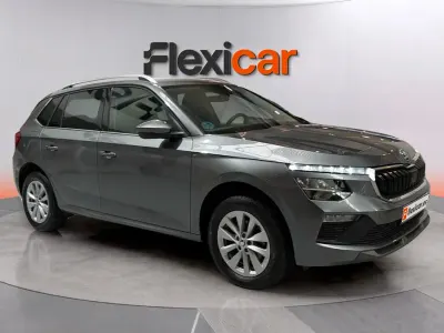 Usado Skoda Kamiq Selection 116 CV (85 kW) 2024 Gris SUV