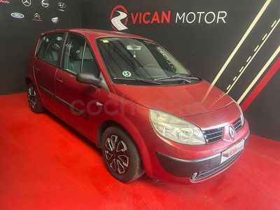 Usado Renault Scénic II Dynamique 105 CV (77 kW) 2006 Granate Monovolumen